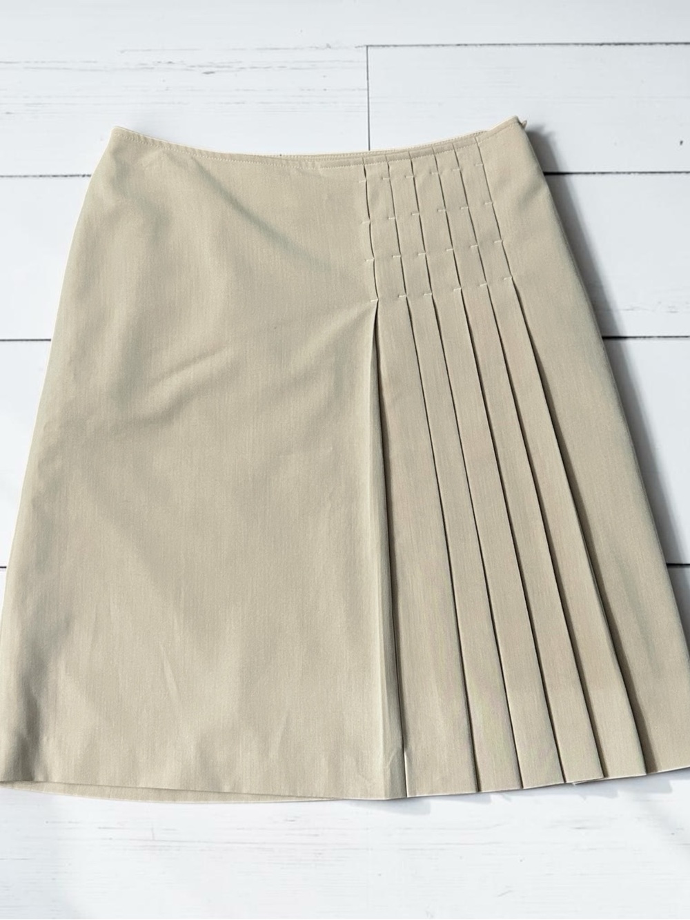 Apostrophe Pleated A-Line Skirt in Light Beige Size 8